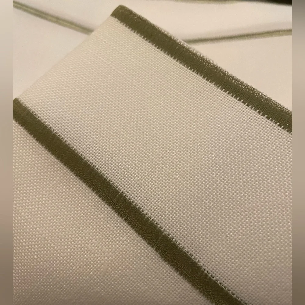 N/A 12 white